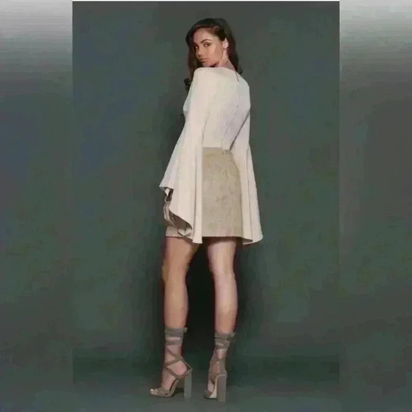 Runaway Faux Suede Mini Jackie Skirt Size 4 - Picture 2 of 14